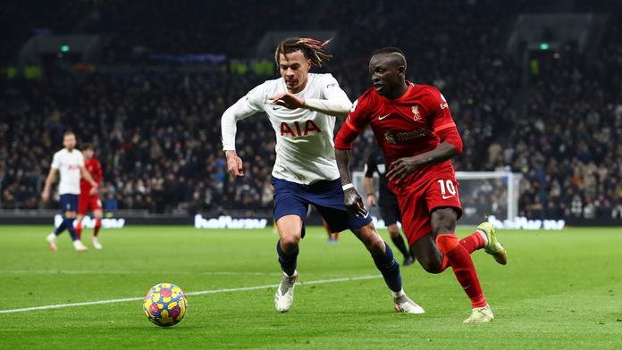 Liverpool ztratil výhru nad Tottenhamem, Chelsea jen remizovala s Wolves
