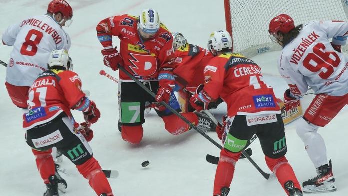 Třinec je ve finále extraligy. Úřadující mistr přetlačil Pardubice a postupuje