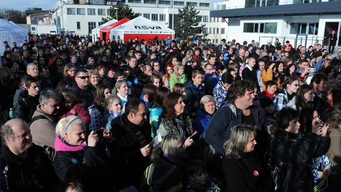 Den s Novou je tady! Nakoukněte společně s hvězdami do zákulisí
