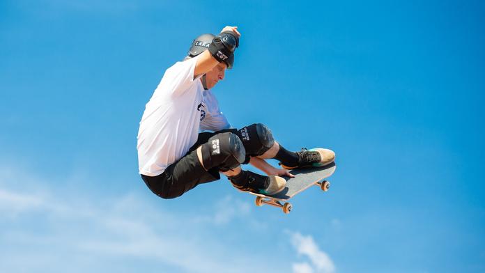 Na stará kolena nejtěžší zranění. Tony Hawk skončil se šrouby v noze