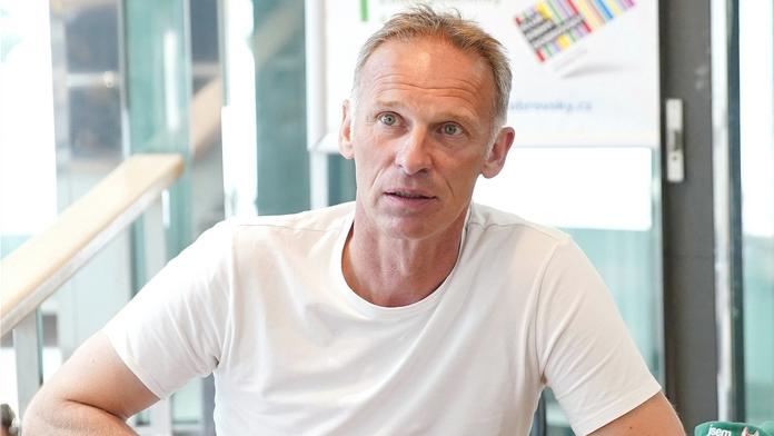 Červený do KHL? Hašek zuří: Práce Čecha v Rusku je podpora války