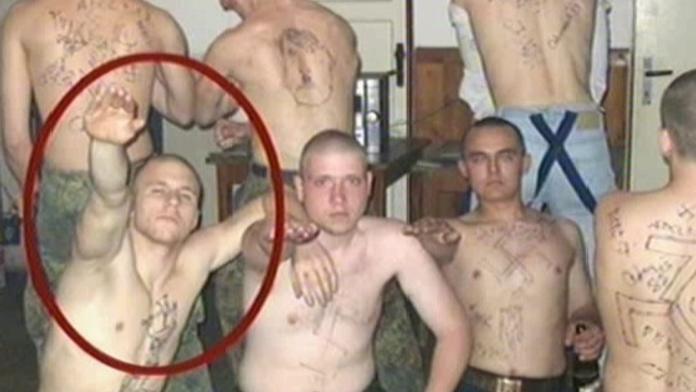 Neonacista kladenským policistou