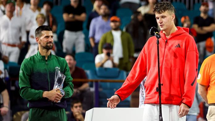 Ve finále turnaje v Miami Jakub Menšík zdolal svůj velký vzor – Novaka Djokoviče