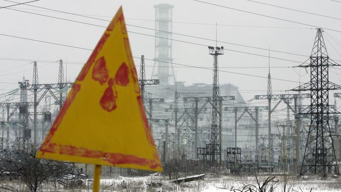Rusko obsadilo areál elektrárny. Černobyl už není bezpečný, oznámila Ukrajina