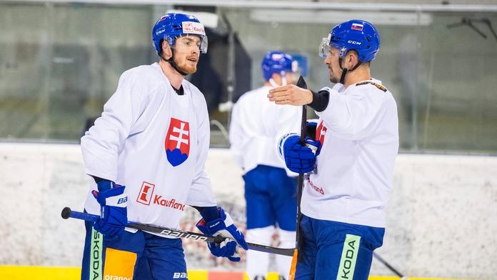 Tři hráči z NHL a zraněný kapitán. Čechy čekají na úvod MS oblíbení Slováci
