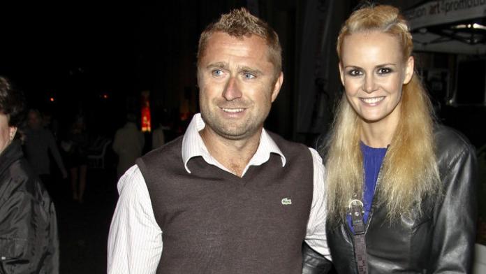 Dal jí svatbu k narozeninám! Bednář si vzal bývalou Miss Hadašovou