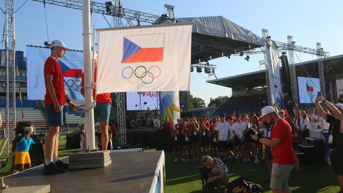 Hrdinský čin na Olympiádě dětí a mládeže. Trenéři zachránili tonoucího