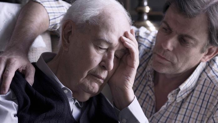 Vědci hlásí průlom! Alzheimer dokážou odhalit o 20 let dříve