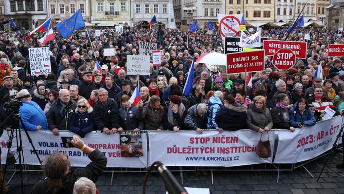 Milion chvilek chystá velkou demonstraci. Výzvu podepsalo už 300 tisíc lidí