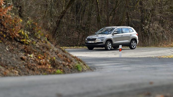 Auta, která můžou v zimě sama ujet: Problém se týká i karoqů!