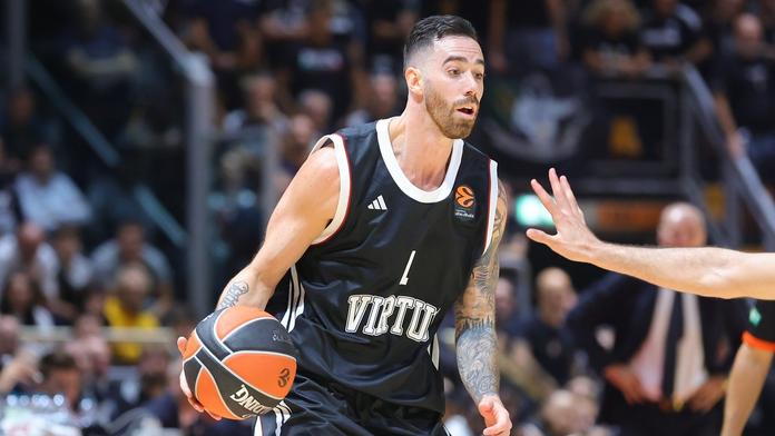 Bývalý hráč NBA byl zatčen. Bránil sanitce, pak škrtil zdravotní sestru
