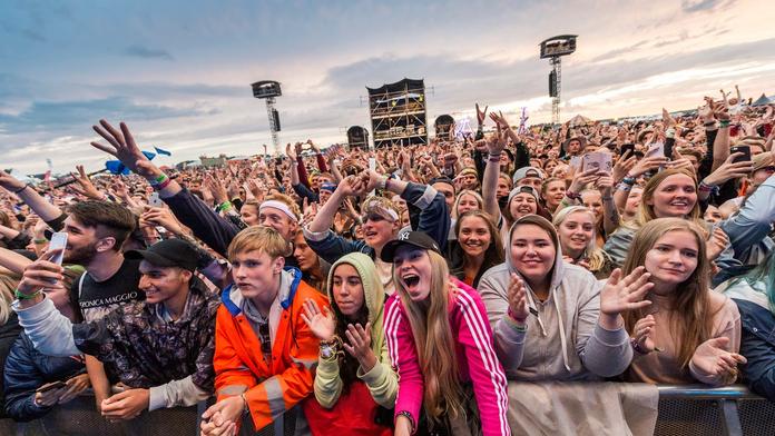 "Bolestivě mi mačkali prsa," řekla jedna z obětí útoků na festivalu