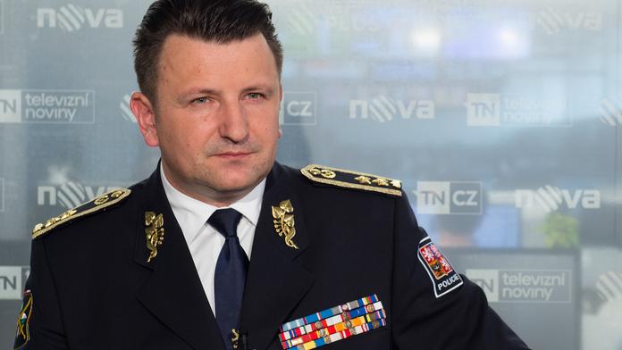 Šlachta: Z mobilu blízkých šéfa policie unikaly informace