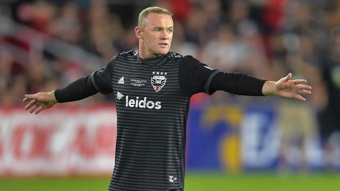 Sbohem, Ameriko! Rooney se vrátí do Anglie, přiletěl si pro smlouvu