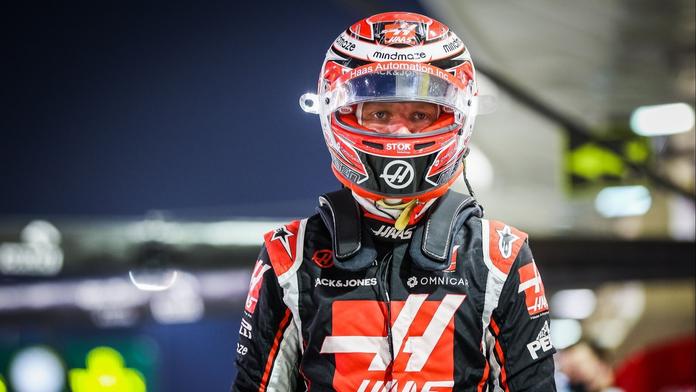 Haas má náhradu za Mazepina, vrací se bývalý jezdec Renaultu či McLarenu