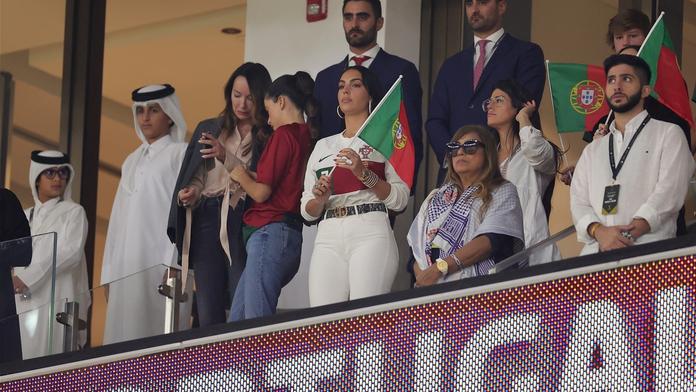 Měl jsi ho pustit do hry dřív. Ronaldova Georgina útočí na trenéra Santose