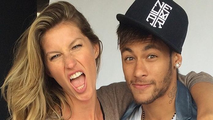 Neymar si užíval ve společnosti sexy modelky. Pochlubil se fotkou s Gisele