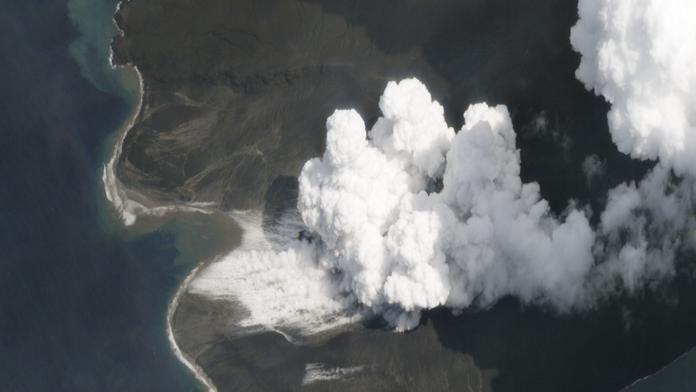 Anak Krakatoa se opět probudila, popel vylétl do výšky 15 kilometrů