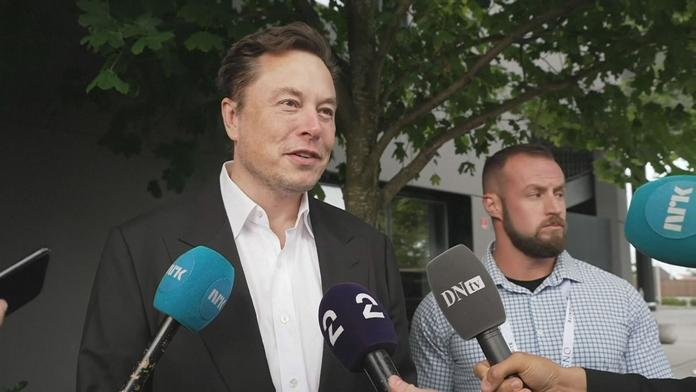 Elon Musk hodlá začít s obnovou dříve zakázaných účtů na twitteru