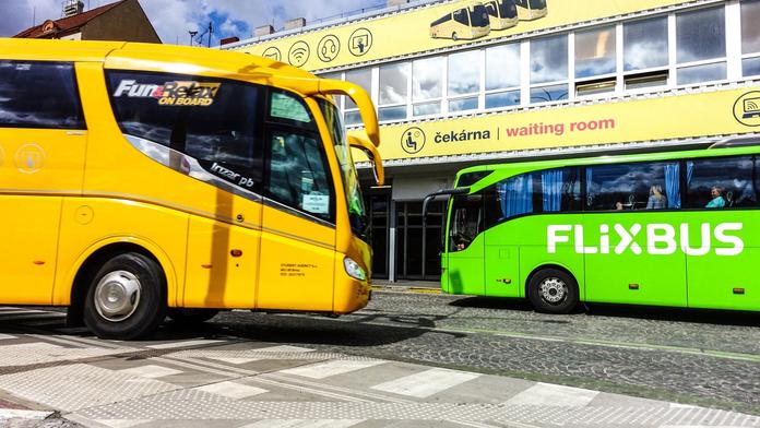 RegioJet se pustil do Flixbusu, kvůli cenám ho udal v Bruselu