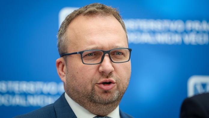 Jurečkových 360 korun rozčílilo důchodce. Absolutní výsměch, vzkazují