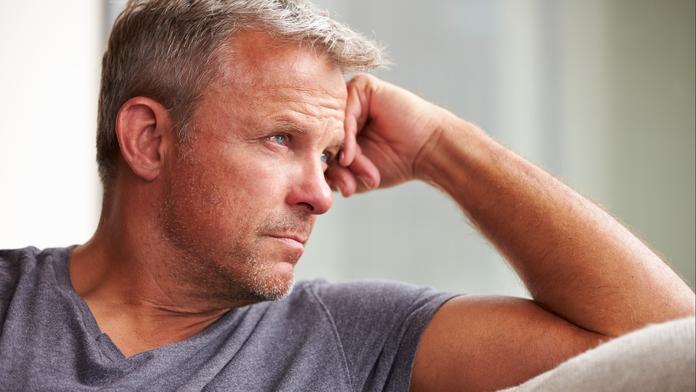 Lékaři muži diagnostikovali alzheimera v 55 letech. Varovalo je několik příznaků
