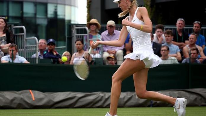 BEZ PODPRSENKY? Tenistky nutí hrát ve Wimblednou naostro!