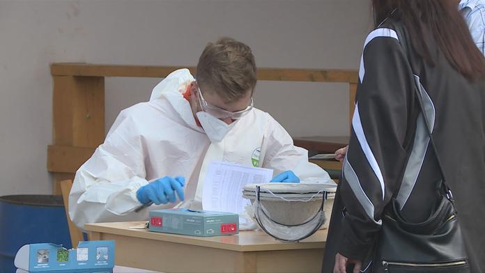 Soud zrušil opatření týkající se covid pozitivních zaměstnanců. Už podruhé
