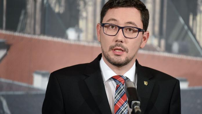Mluvčí prezidenta vstoupil do katolické církve. Husité si oddechli