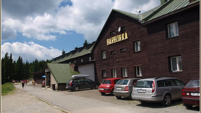 V Jeseníkách hořela oblíbená chata Barborka