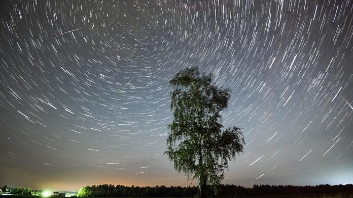 Pozorujte prach z Halleyovy komety! Oblohu ozáří meteory