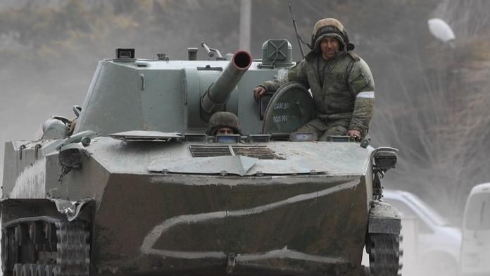 Rusové jsou naštvaní na vlastní armádu. Stěžují si na její neschopnost