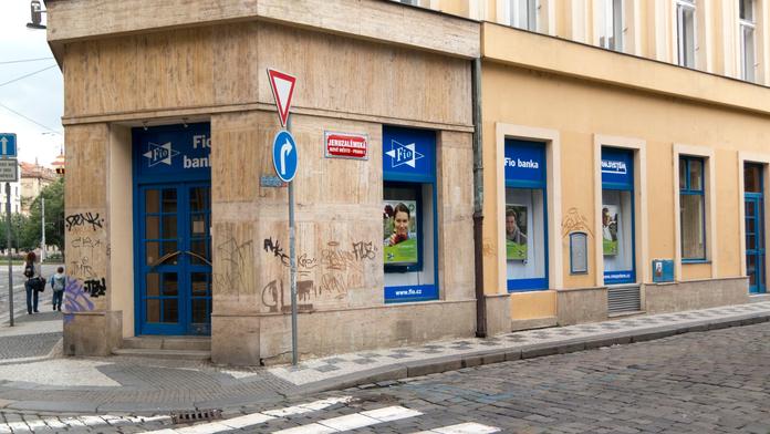 Podvodníci zaútočili na účty! Banka varuje klienty před falešnými e-maily