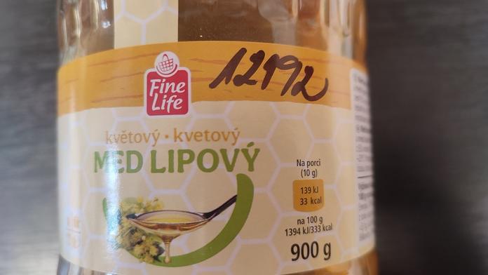 V obchodech se objevily tisíce sklenic nebezpečného medu. Nemáte ho doma?