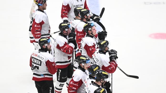 Hokejové Pardubice schytaly drtivý debakl. Další nezdar i pro Spartu