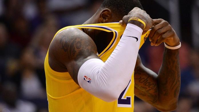 Mizérie Lakers pokračuje, prohráli i s nejhorším týmem ligy