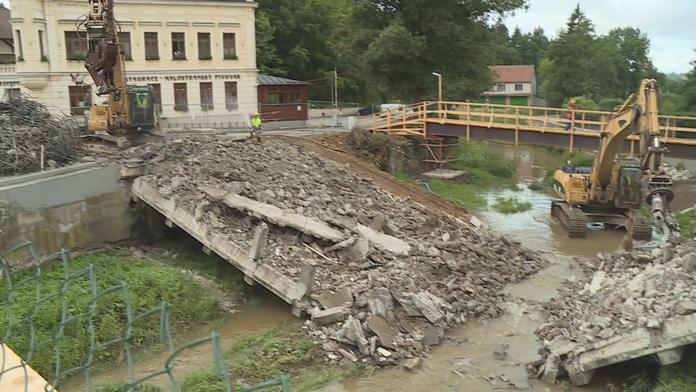 Most ve Velkém Meziříčí spadl ještě před plánovanou demolicí!