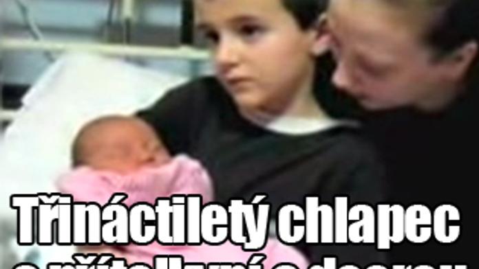 Je mu třináct a bude otcem. Mamince je čtrnáct