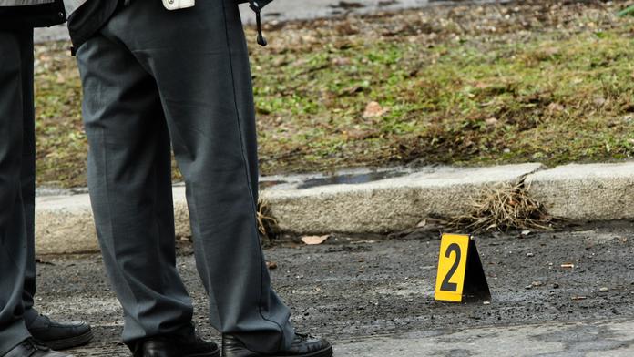 Policisté sebrali opilci řidičák! Ze msty jim naboural dvě auta!