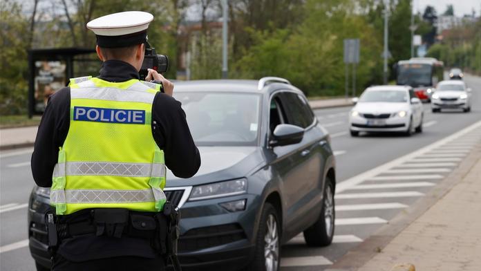 Řidič nabídl policistům 50 tisíc korun. Dělejte, že jsme se neviděli, vyzval je