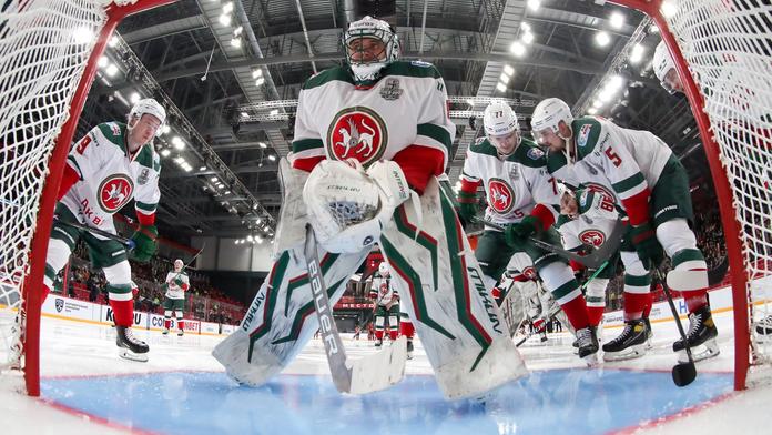 Sport nástrojem propagandy: V KHL na kostce promítli válečný symbol