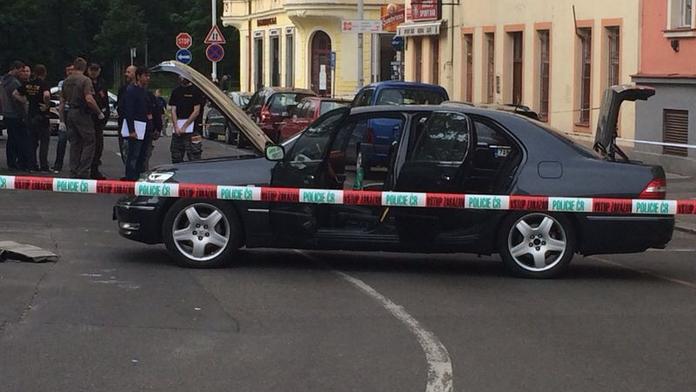 V centru Prahy vybouchlo auto! Byla v něm bomba