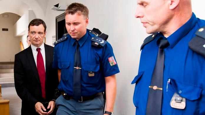 Někdo vzal Rathovu "losovačku". Mohla mu ještě přitížit?