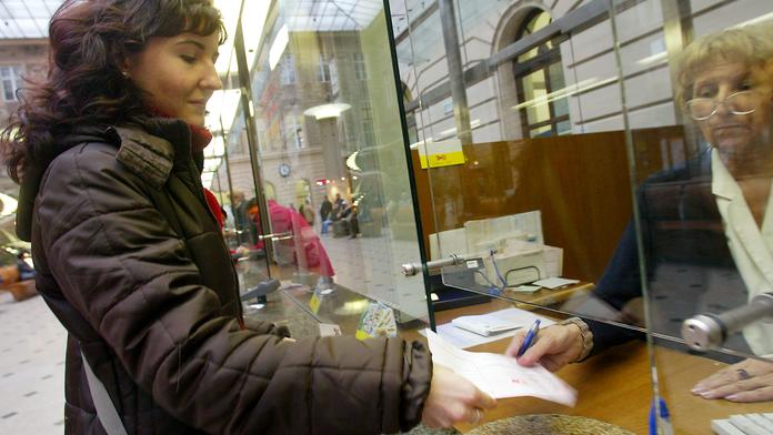 Maminky řeší další problém. Složenky s dávkami ztratila Česká pošta