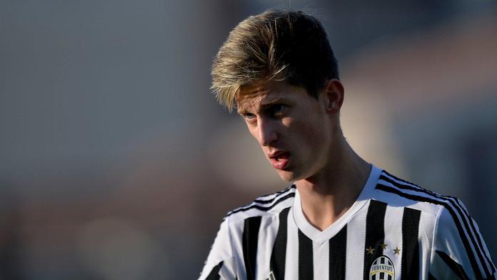 Macek si v Juventusu s Ronaldem nekopne. Přestoupil do Švýcarska!