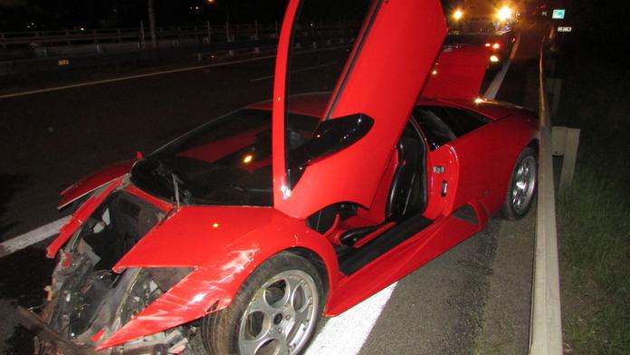 Škoda za miliony: Řidička u Brna zničila luxusní lamborghini