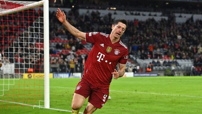 Zápas Bayernu s BVB je tady! Jakých pět největších hvězd hrálo za oba kluby?