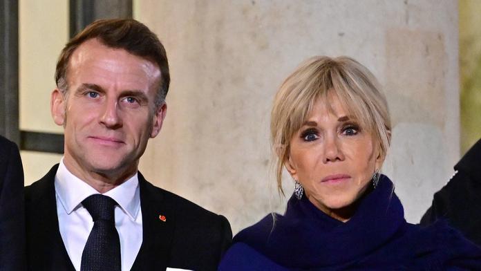 Tvrdili, že se Macronová narodila jako muž. Soud potrestal deset lidí