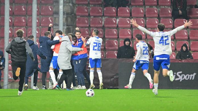 Slavící fotbalisté Baníku Ostrava