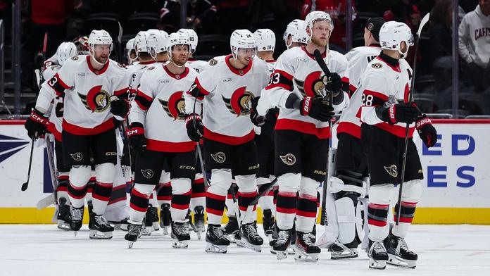 Tvrdý direkt pro Boston, v Ottawě schytal sedmičku. Crosby překonal další milník